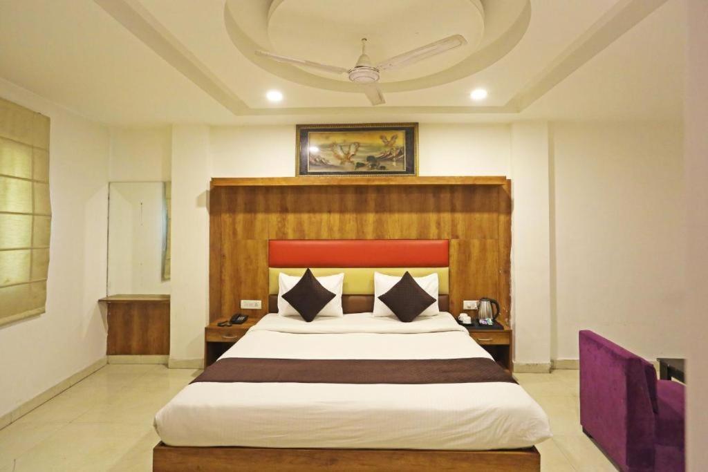 Hotel Urban Luxury New Delhi Exterior photo